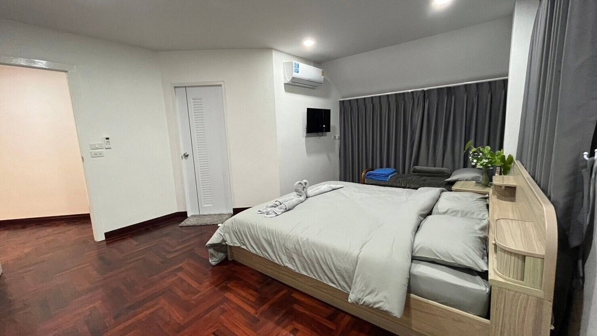 Phetchaburi Villa | Chang Phueak Chao Samran Beach