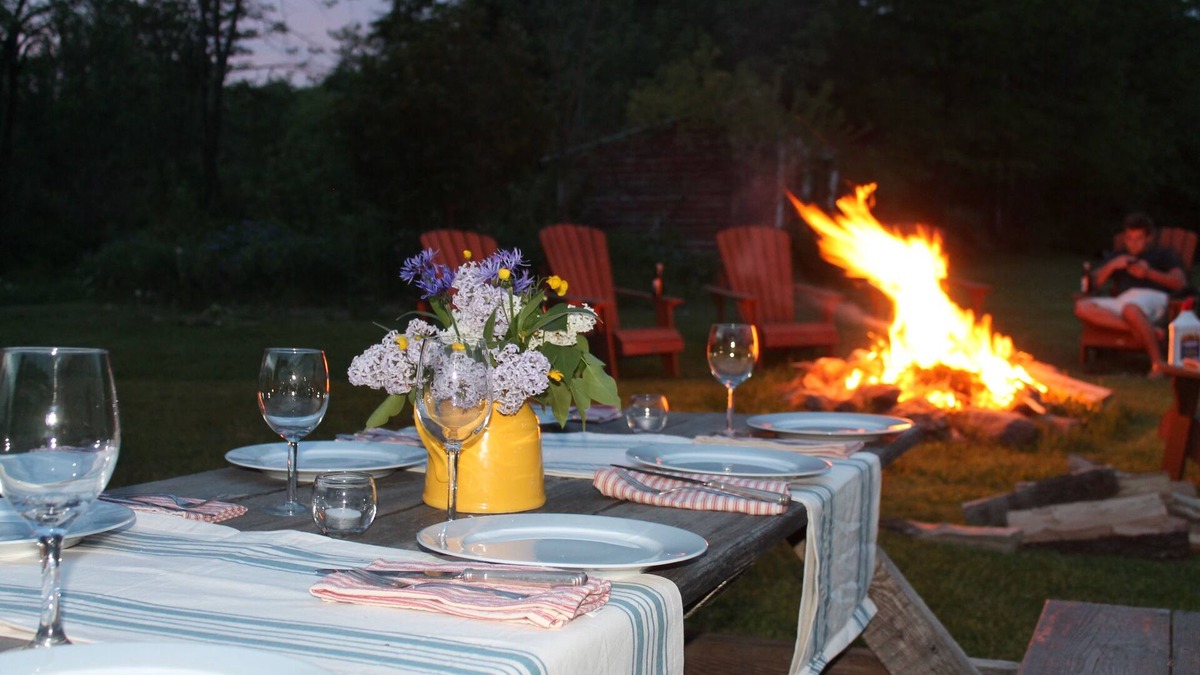 Wilmington Other | Change of colors! Enjoy 12 acres with an outdoor fire gaze at the stars.