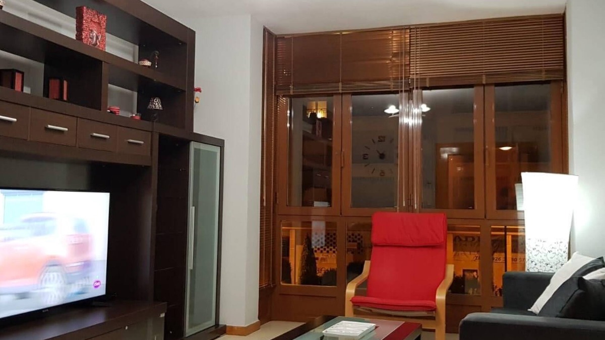 Valdepenas Condo | CHANNEL FLOOR IN FULL CENTER.