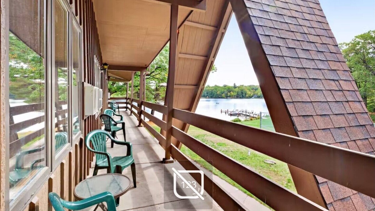 Eagle River Apartment | Chanticleer Inn 43