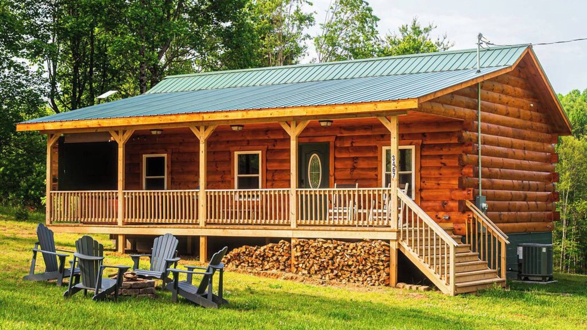 Piper Gap Cabin | Chantilly Ridge - Hot Tub & Wi-Fi, Near Blue Ridge Parkway