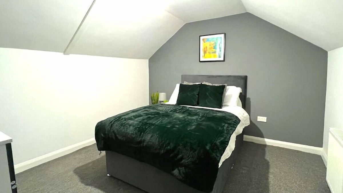 Grimsby House | Chantry Suites Double Room in DN31