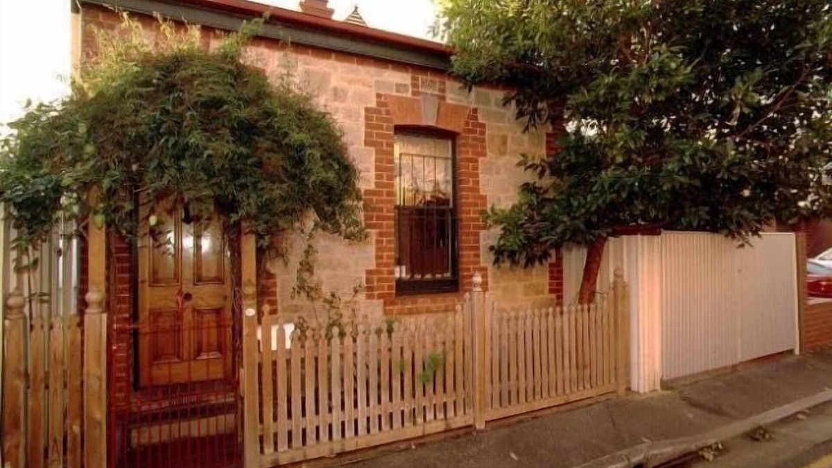 North Adelaide Cottage | Chapel Cottage 2 bedroom