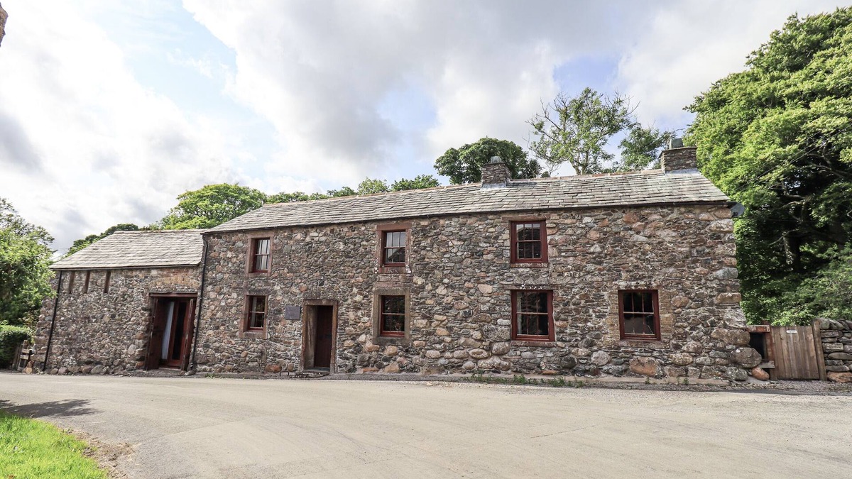 Ennerdale Bridge Cottage | CHAPEL COTTAGE, family friendly, with open fire in Ennerdale