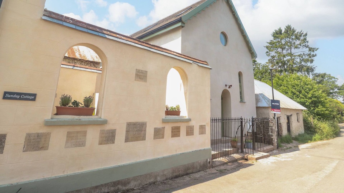 East Portlemouth Cottage | CHAPEL HOUSE, pet friendly, character holiday cottage in North Tawton