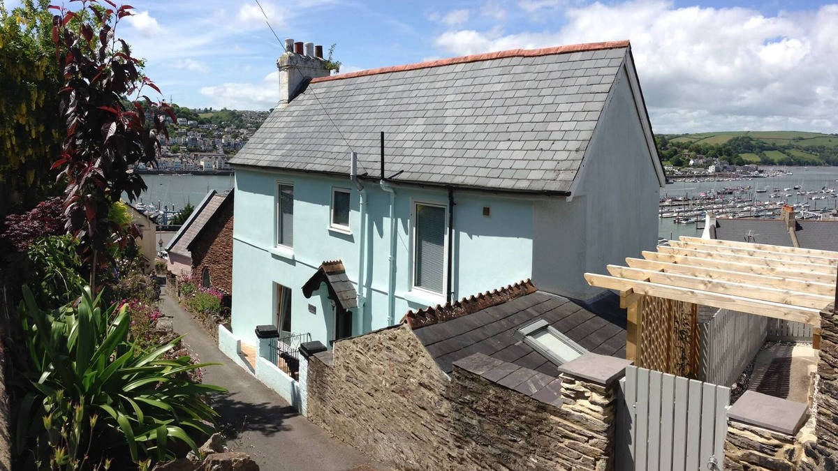 Dartmouth House | Chapel House - Stunning River Views - Balcony - Parking included