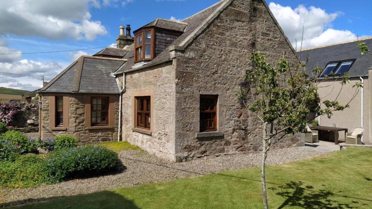 Stonehaven Bed & Breakfast | Chapel Of Barras Farm Bed & Breakfast