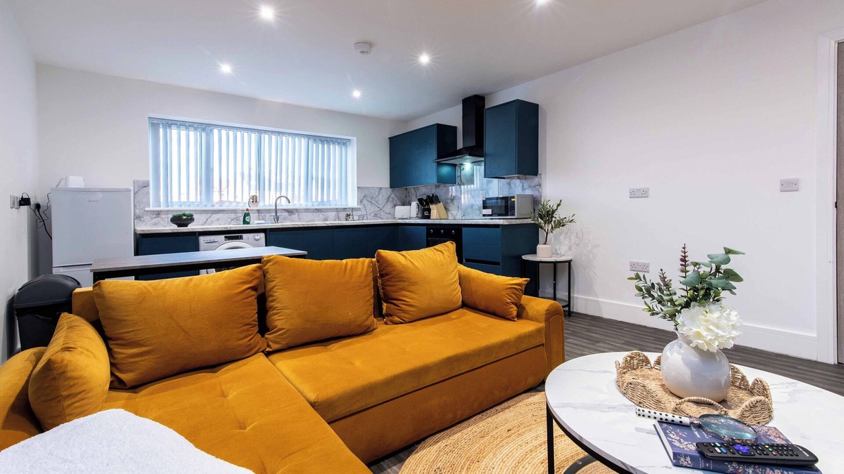 Long Eaton Apartment | Chapel Street Flat 4 - Close to Work & Business Hubs