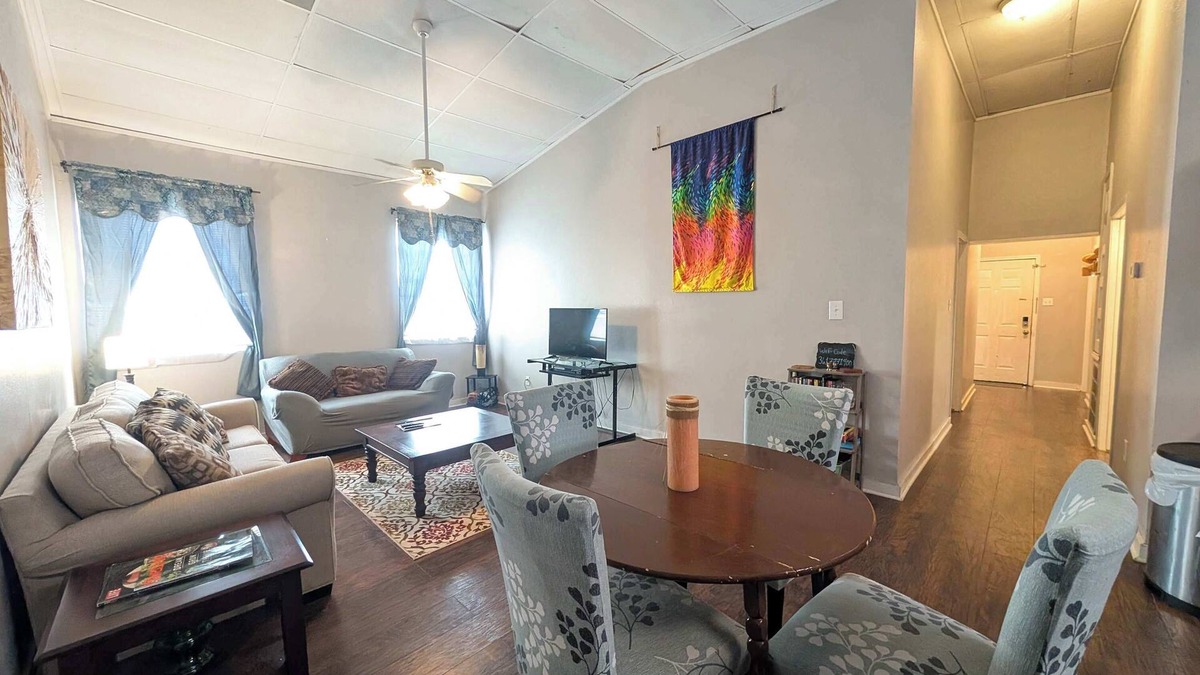Ingleside Apartment | Chapel Summary: 🏡 Wel