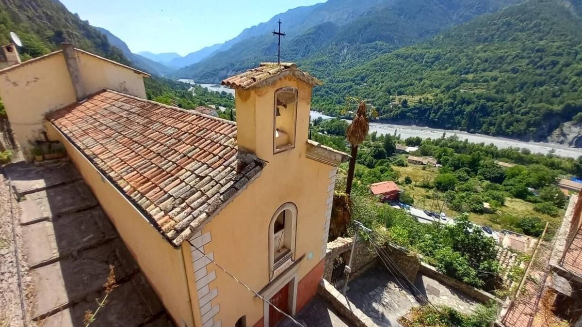 Touet-sur-Var House | Chapelle Saint Jean - TOUET-SUR-VAR