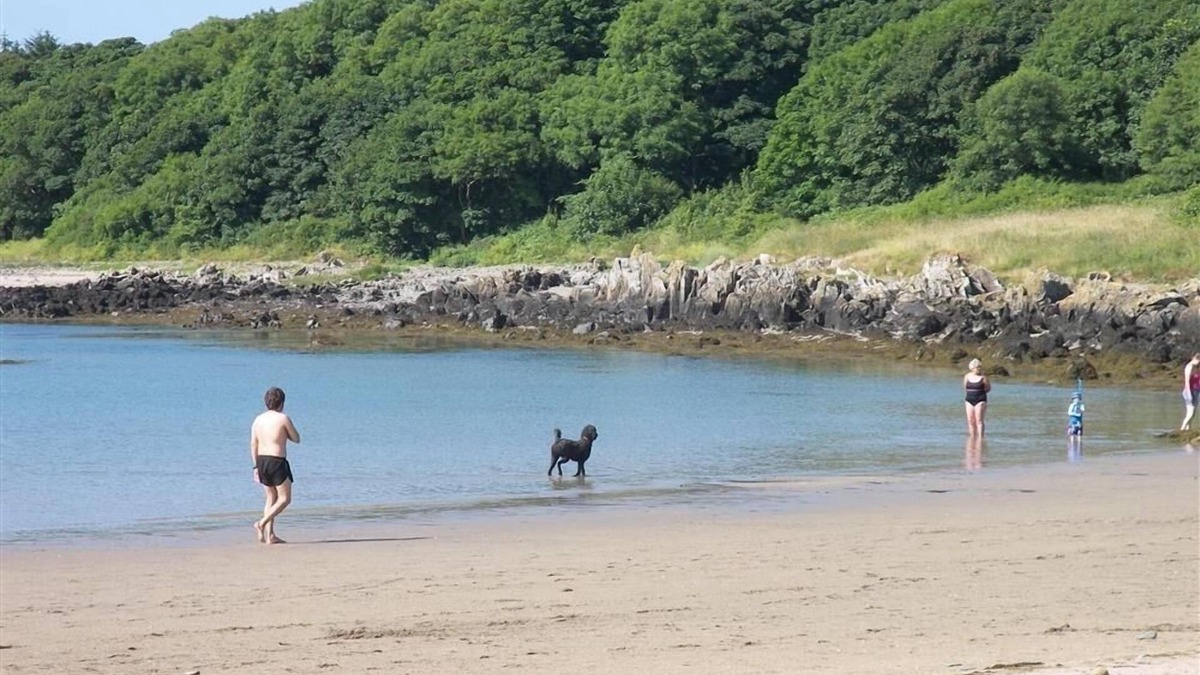 Kirkcudbright Cottage | Chapelton Coachman's Cottage - a cottage that sleeps 4 guests in 2 bedrooms