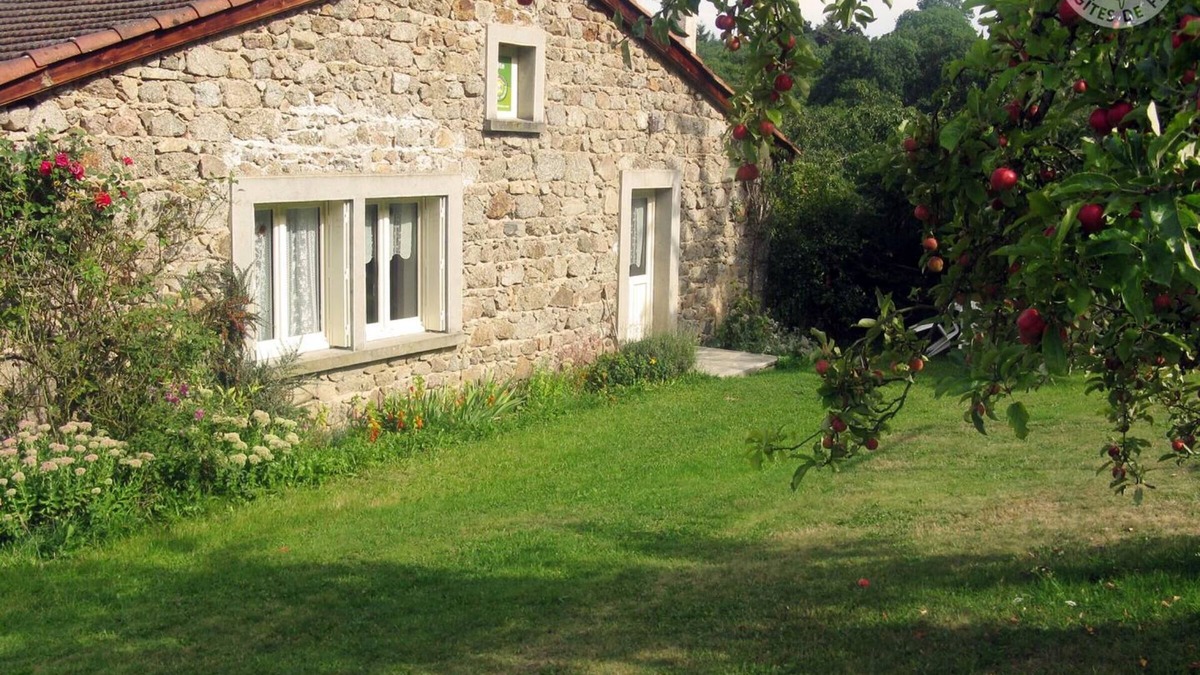 Saint-Didier-sur-Rochefort Cottage | Charming Cottage with Fireplace, Garden & EV Charging - Pet Friendly!