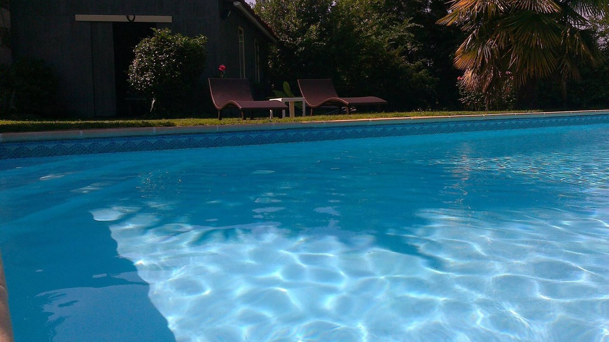 Saint-Martin-des-Fontaines Cottage | Charming rural cottage with private heated pool