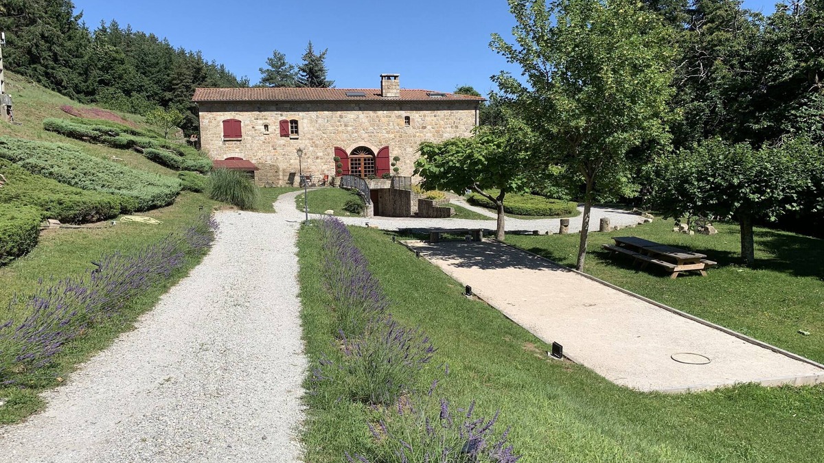 Saint-Apollinaire-de-Rias House | Character stone house in a park of 5 Ha offering 15 beds and more