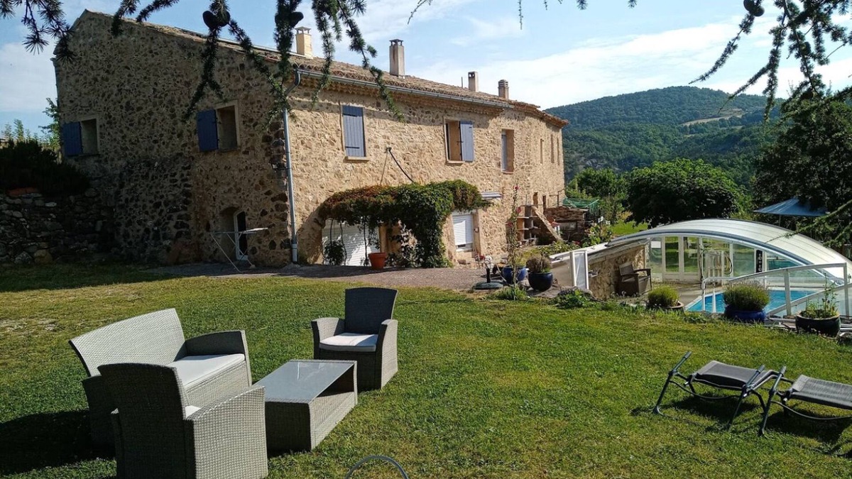 Vaumeilh House | Character cottage in Haute Provence