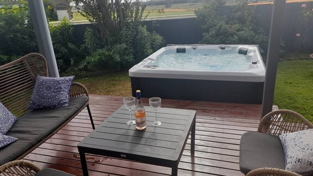 Cessnock House | Character cottage with farm views, hot spa and firepit.