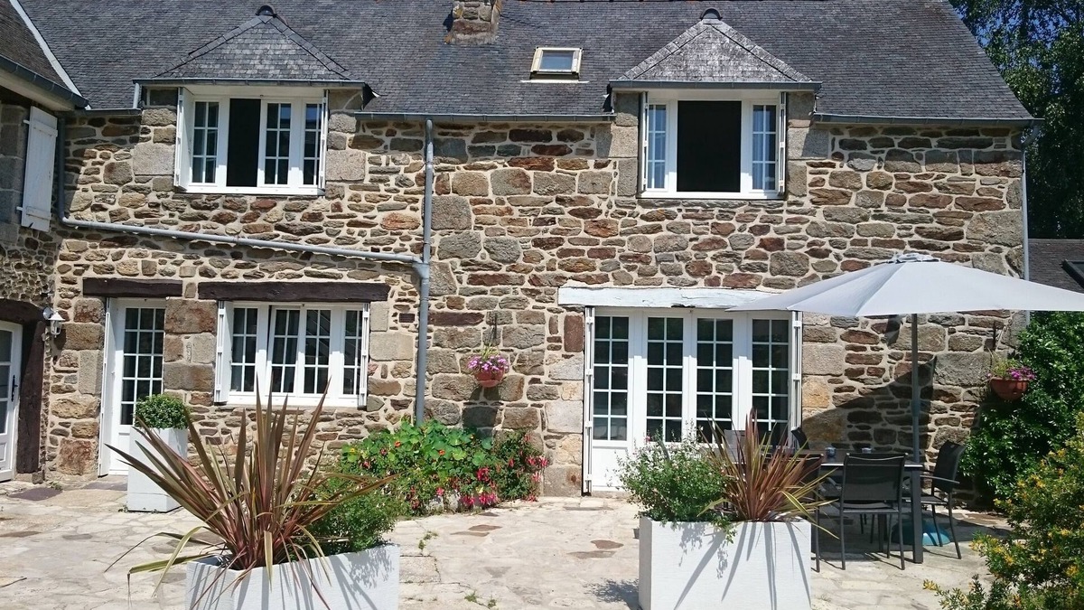 Le Minihic-sur-Rance Cottage | character stone gites