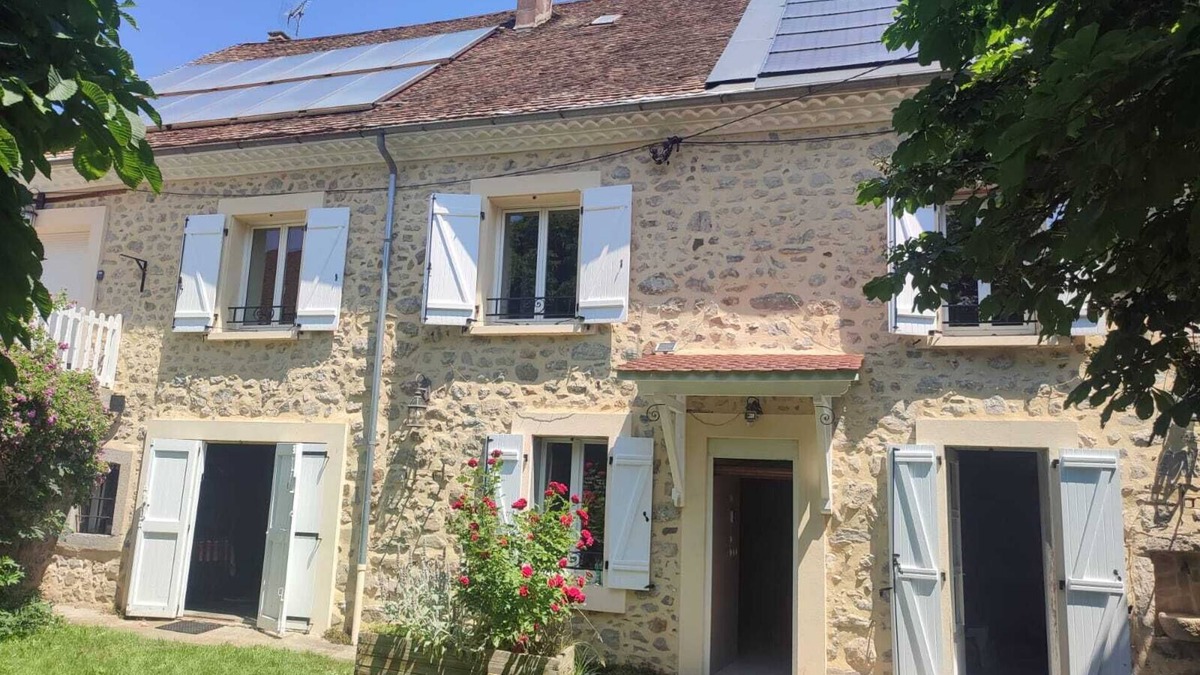 Saint-Laurent-du-Cros House | Character house le Rouchassier