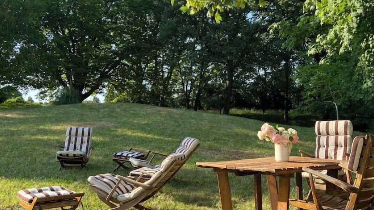 Saint-Romain-de-Benet Cottage | Character cottage surrounded by nature