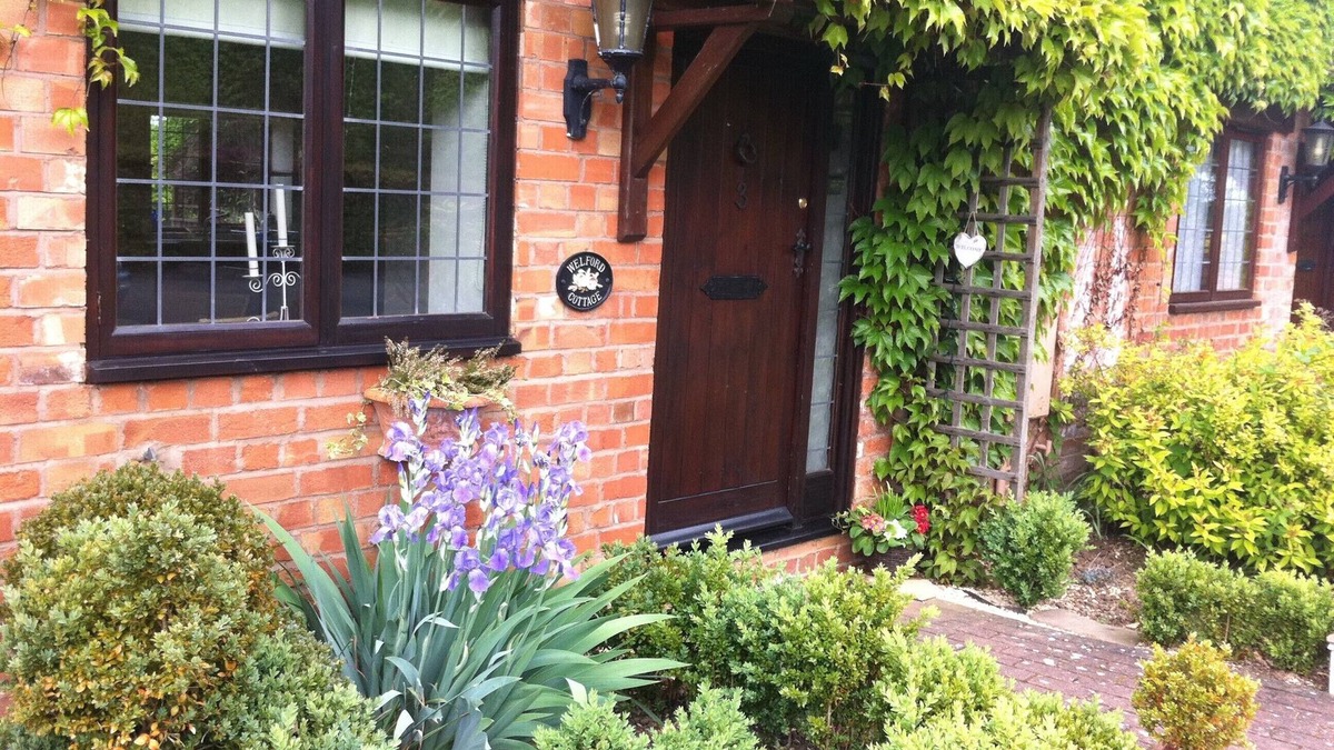 Ardens Grafton Cottage | Character Holiday Cottage Close to Stratford Upon Avon & the Cotswolds