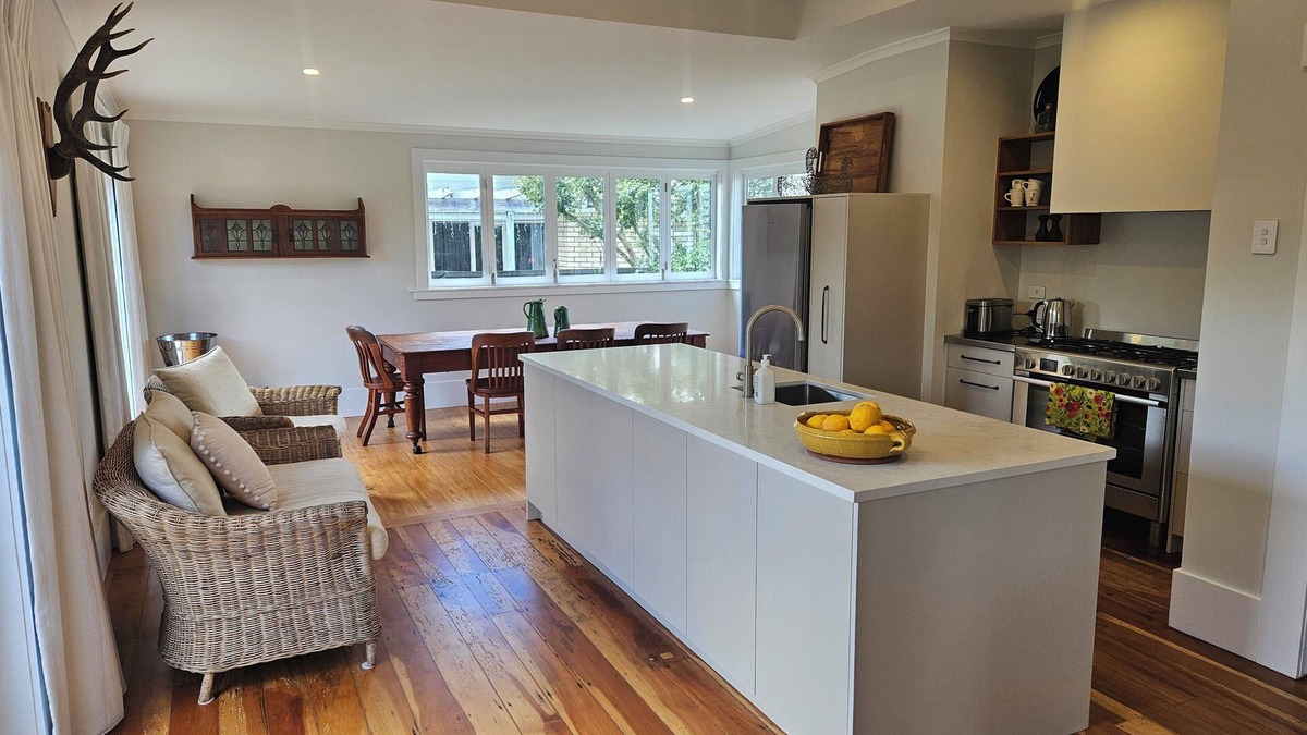 Frankton House | Character home in inner city, Awesome location near FMG Stadium and Seddon Park