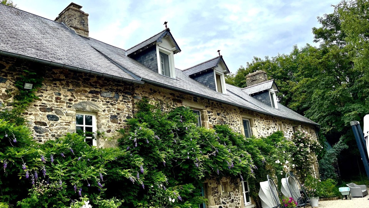 Courcy House | Character house on a beautiful estate