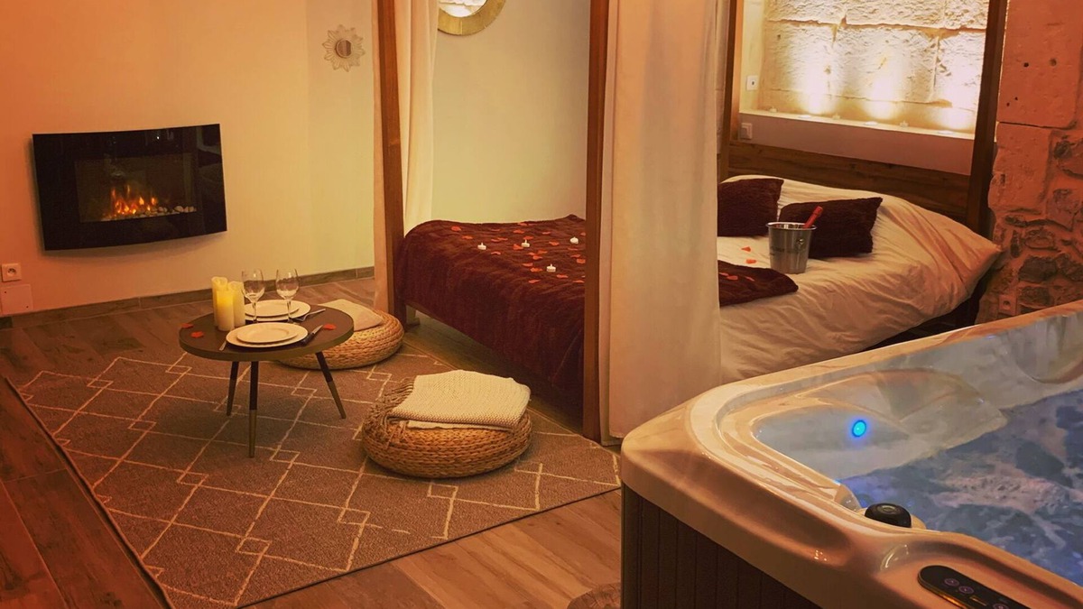 Milhaud Apartment | Character Suite ⭐️⭐️⭐️