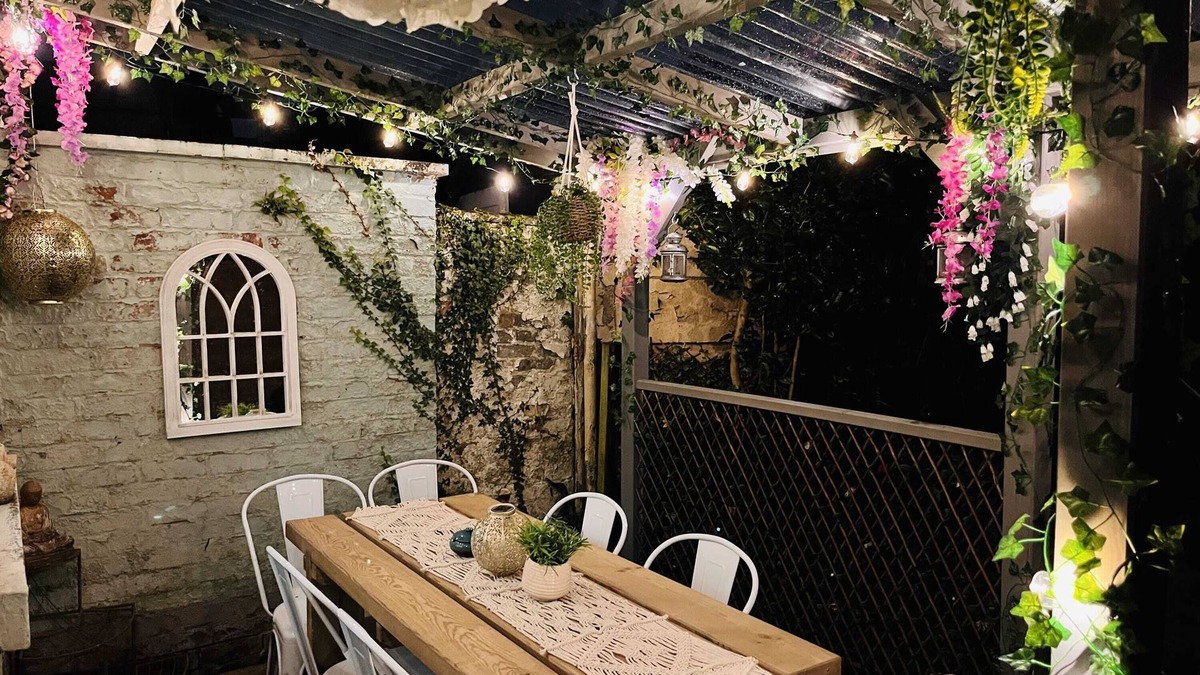Eccles House | Character Victorian 4Bedroom Home w Free Parking