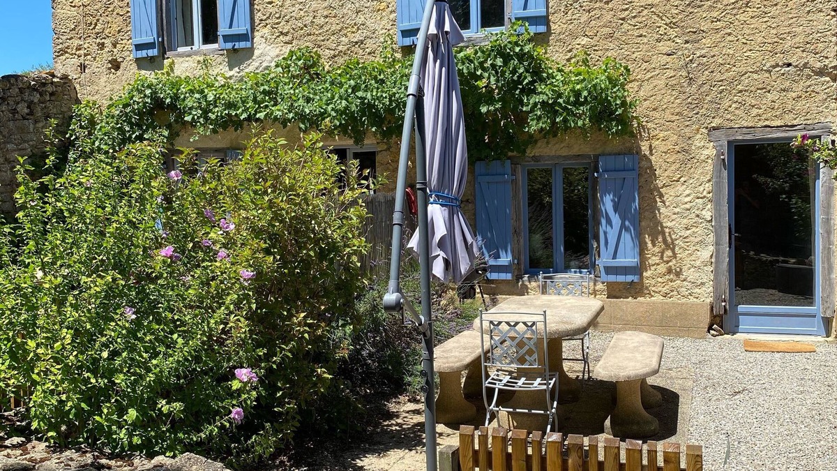 Lafage House | Characterful 3 bedroom house with large garden and pool.