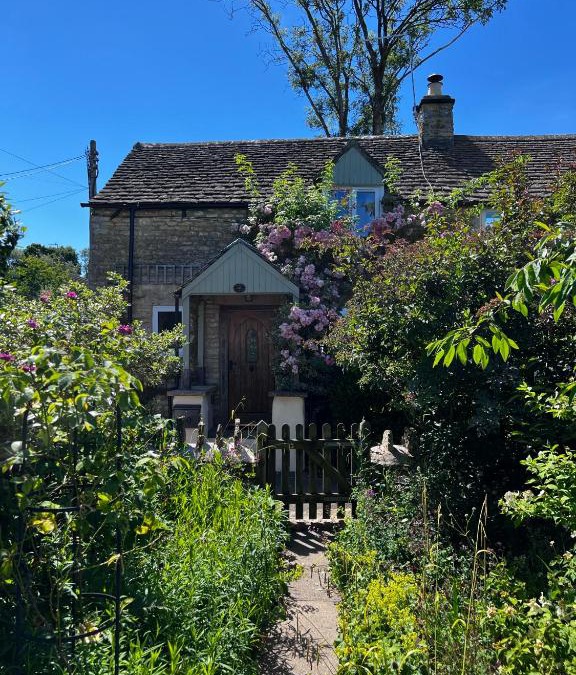 Avening House | Characterful, Cosy Cotswold Cottage, Folly Cottage