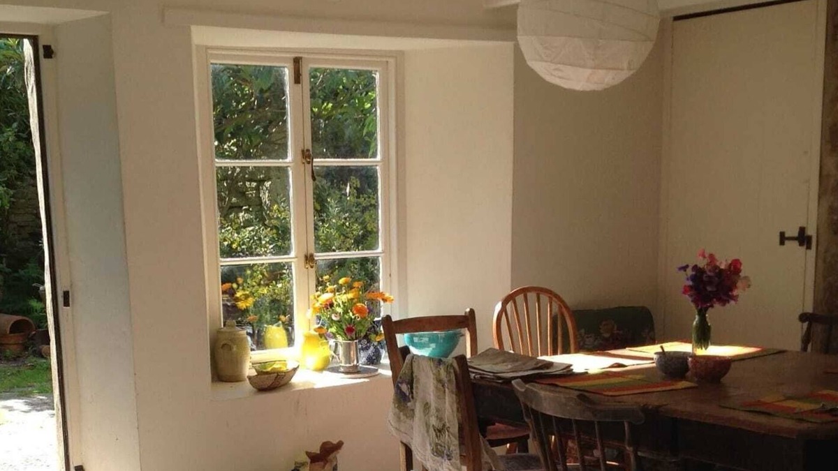 St Just House | Characterful historic townhouse with sunny courtyard, walking distance to coast.