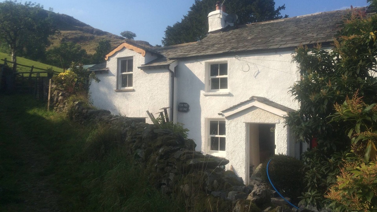 Staveley Cottage | CHARACTERFUL LAKELAND COTTAGE,WIFI, SKYTV, LOG FIRES IN PICTURESQUE SETTING