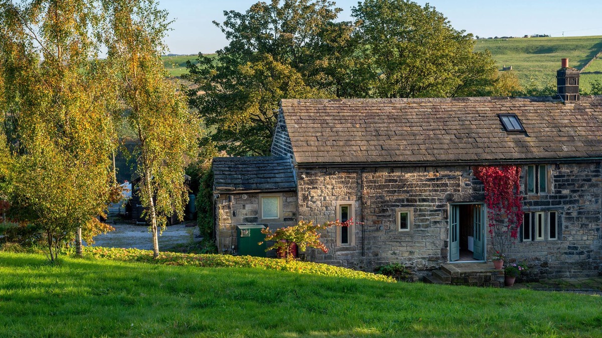 Hebden Bridge House | Characterful property with 5 acres of land in the hills above Hebden Bridge