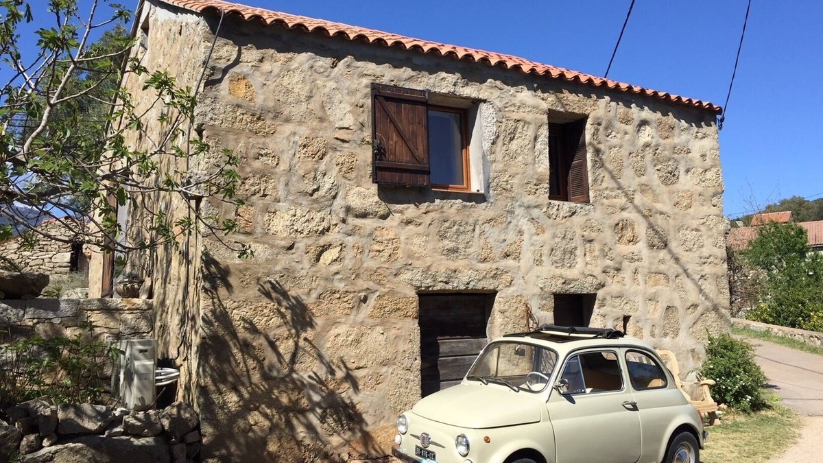 Sotta House | Characteristic stone house near Porto-Vecchio
