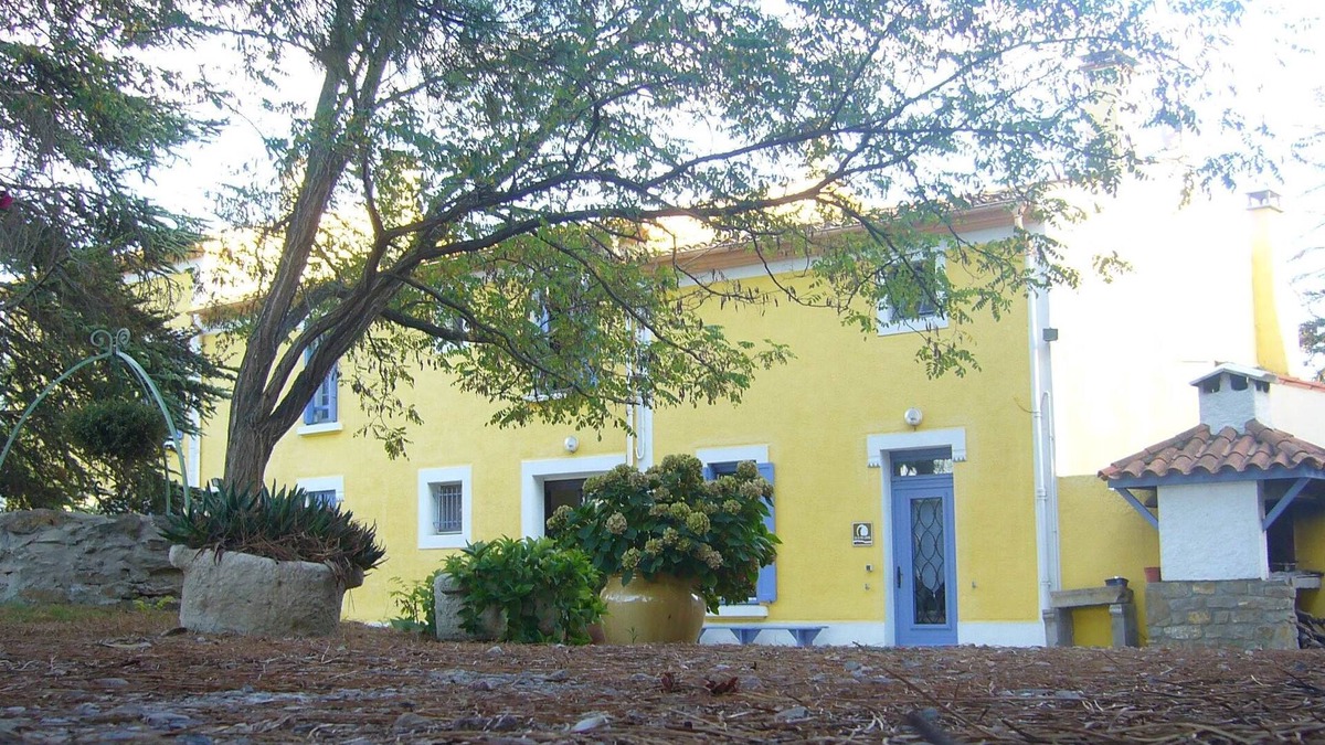 Laure-Minervois Apartment | CHARDONNAY GÎTE ON THE PROPERTY