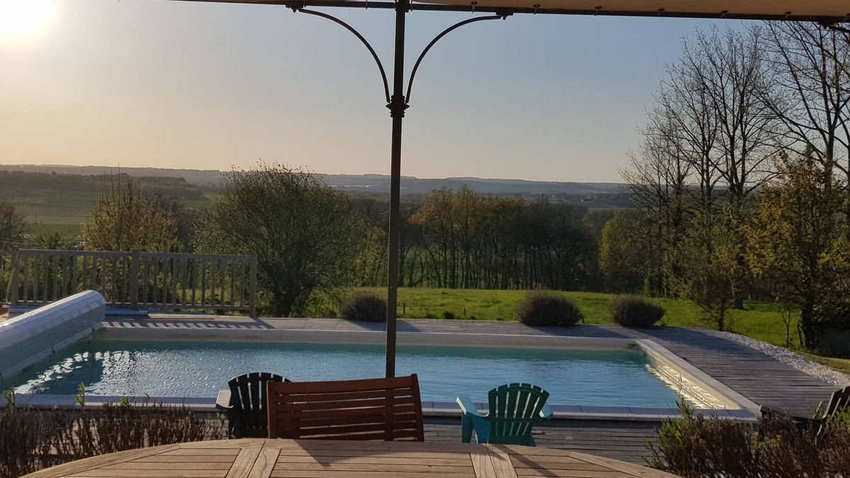 Bors de Montmoreau House | Charente idyllic setting, very quiet, heated swimming pool, sleeps 8