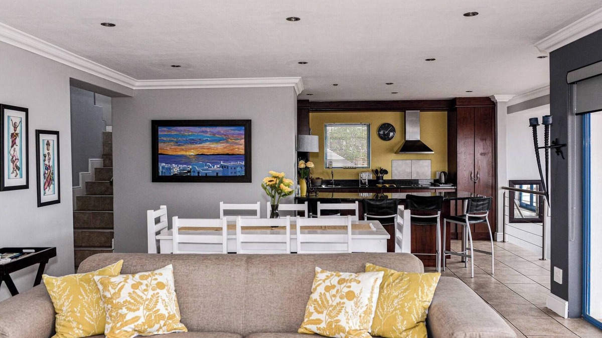 Paradise Beach House | Charis to Theo - Relax in Style at this 3-Bedroomed Langebaan Holiday House