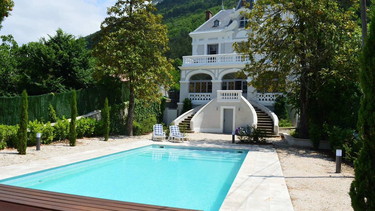 Lapradelle House | Charismatic 'Petit Chateau' in the heart of Cathar country.