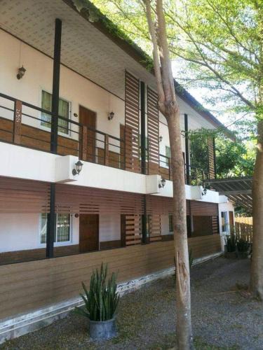 Trang House | Charlee House