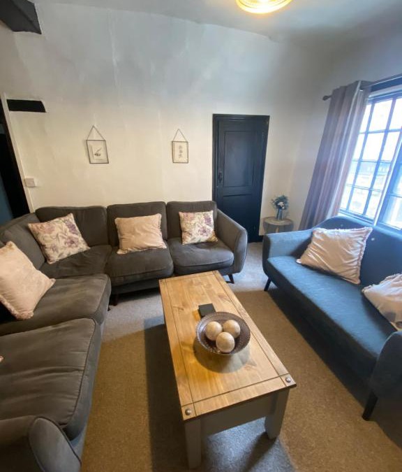 Newark Apartment | Charles I 16th century house