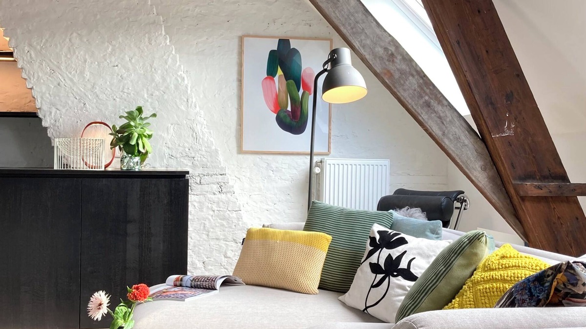 Stationsbuurt Noord Apartment | Charles Loft: design penthouse near museums and the city-center of Ghent.