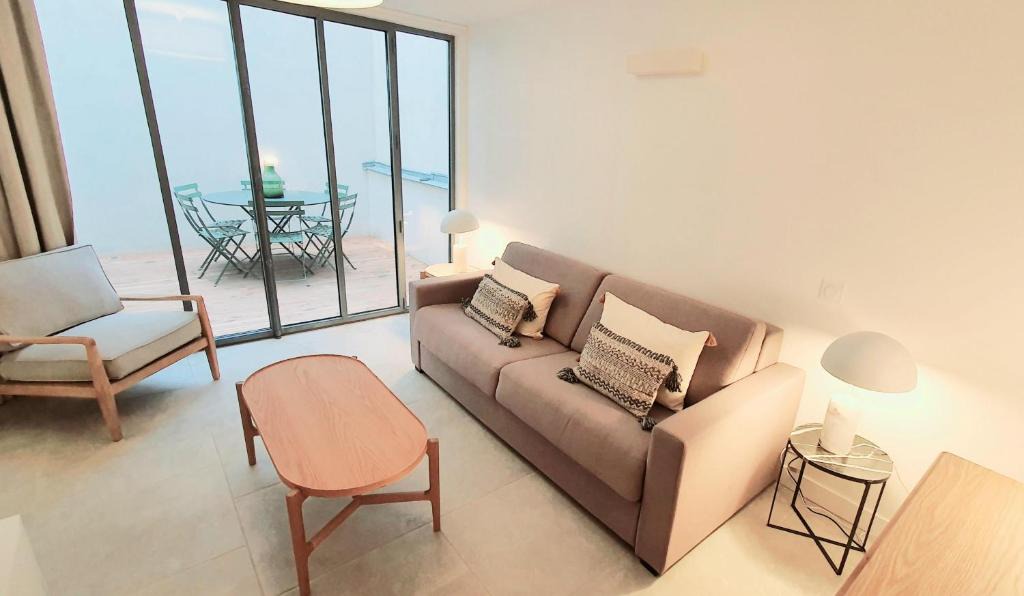 Arsenal Apartment | Charles V