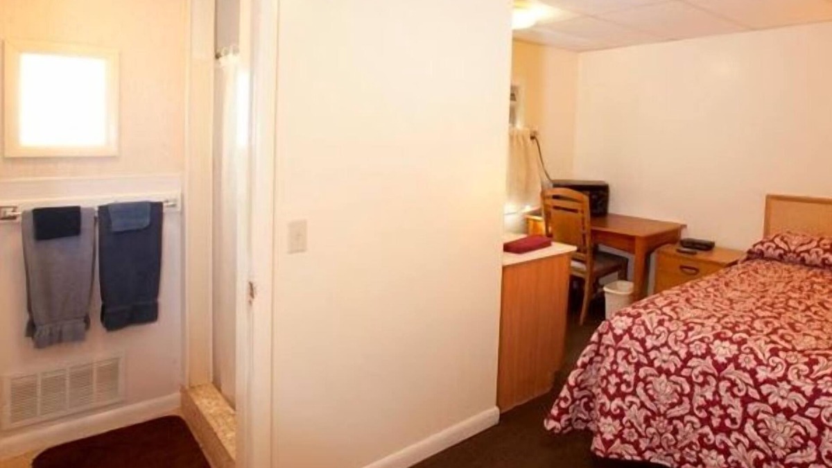 Frostburg Hotel | Charlie's Motel