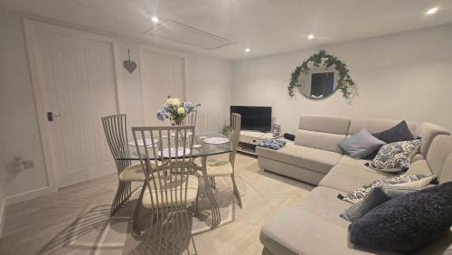 Balloch Apartment | Charlies Cottage