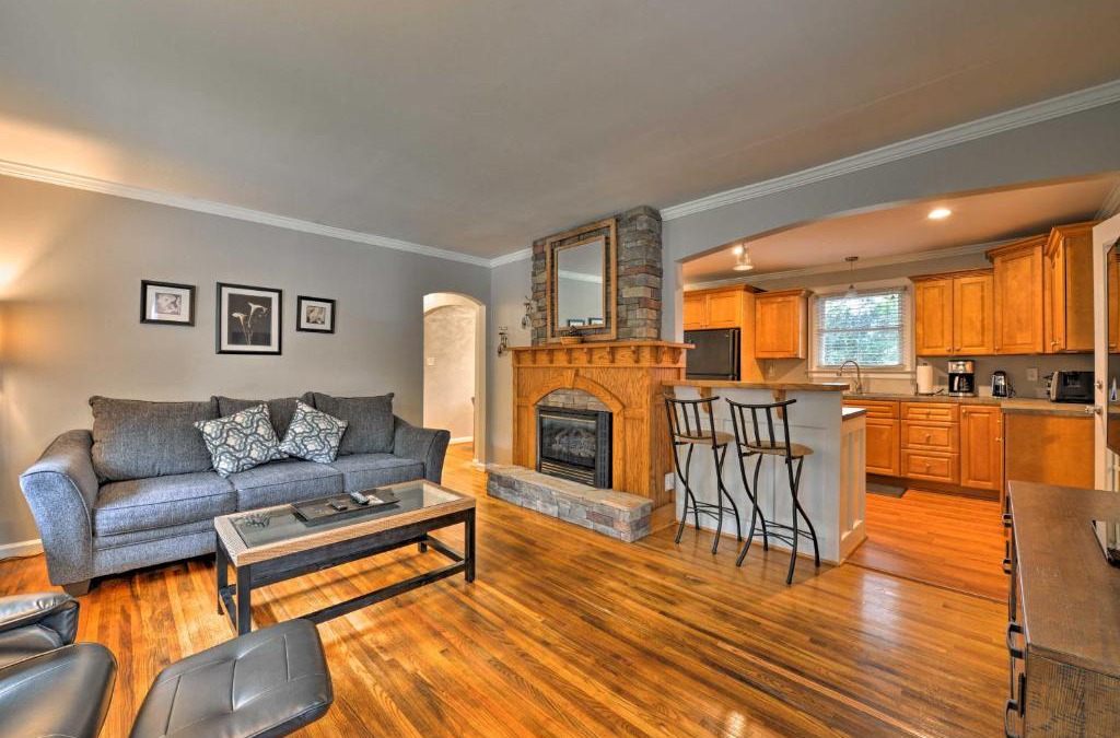Charlotte House | Charlotte Area Home with Patio - 6 Miles to Downtown