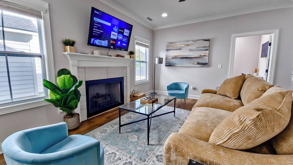 Charlotte House | Charlotte Oasis 4BR/2.5BA-Cozy and Charming Home Close To Uptown