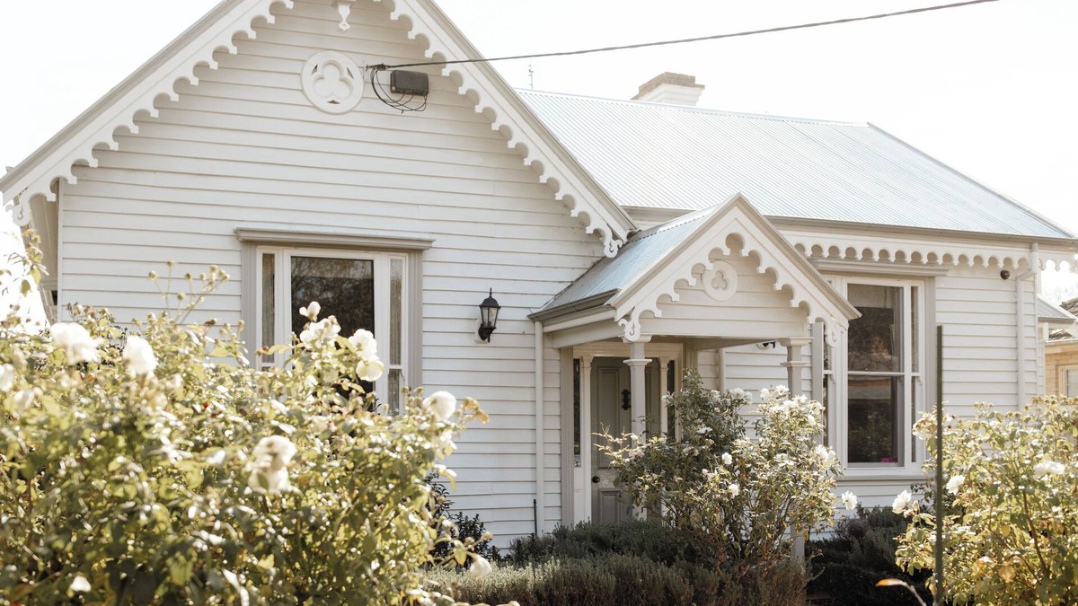 Echuca House | Charlotte's Cottage, Port of Echuca