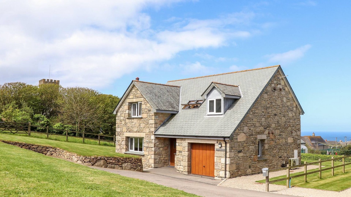 Pendeen Cottage | CHARLOTTE'S HOUSE, pet friendly, character holiday cottage in Pendeen