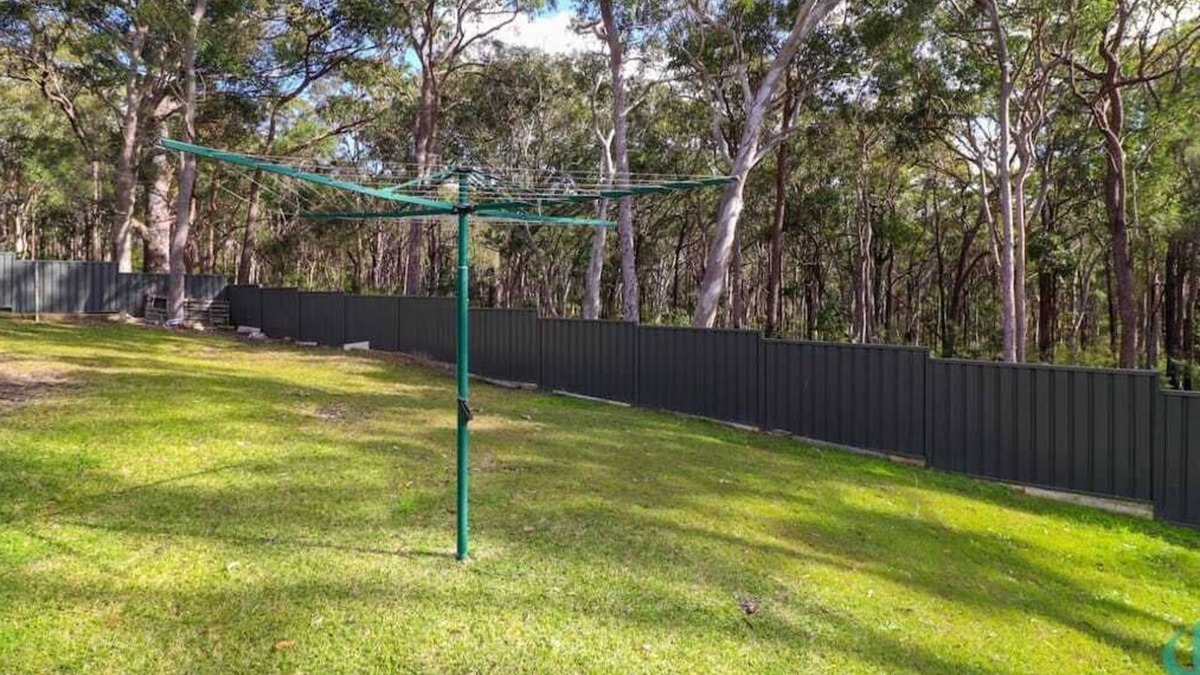 Bonnells Bay House | Charlottes Rhapsody - Bush and Lake Views