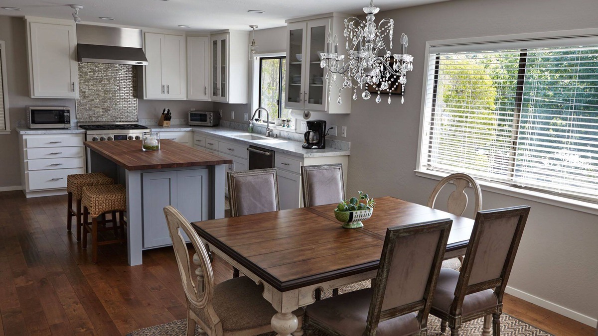 Boyes Hot Springs House | Charm and Modern Luxury in Heart of Wine Country